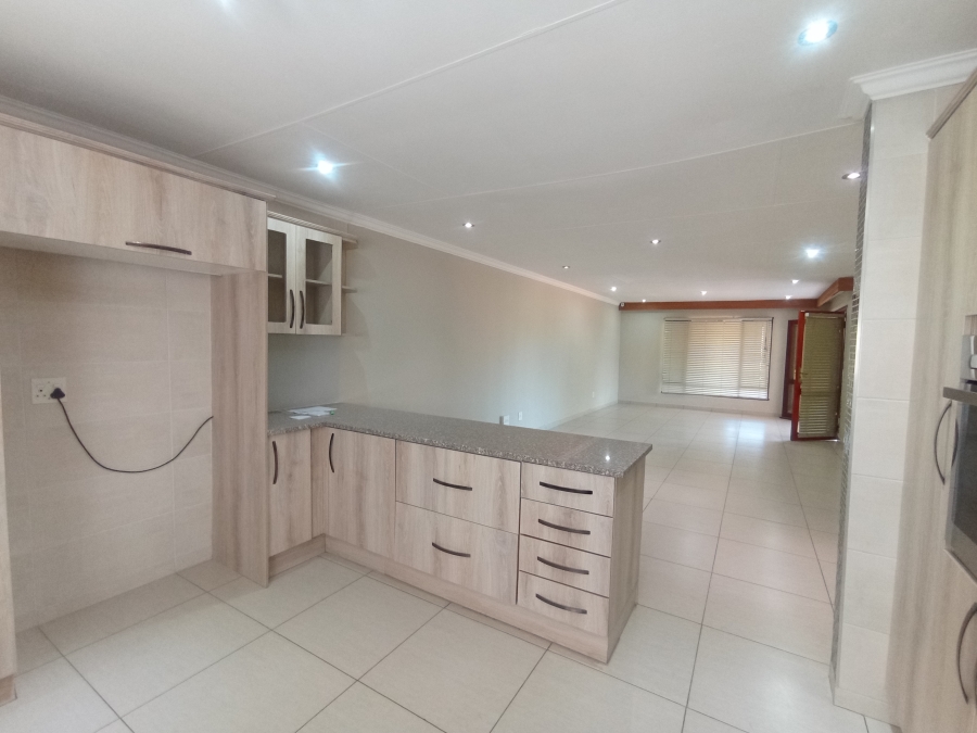 3 Bedroom Property for Sale in Bassonia Gauteng