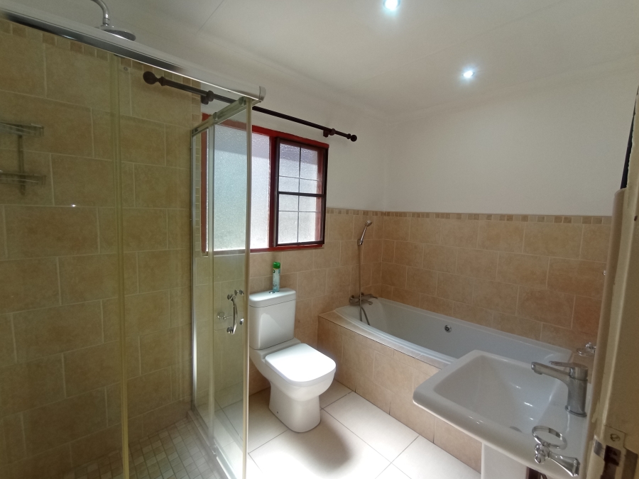 3 Bedroom Property for Sale in Bassonia Gauteng