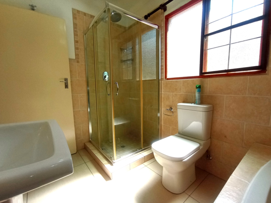 3 Bedroom Property for Sale in Bassonia Gauteng