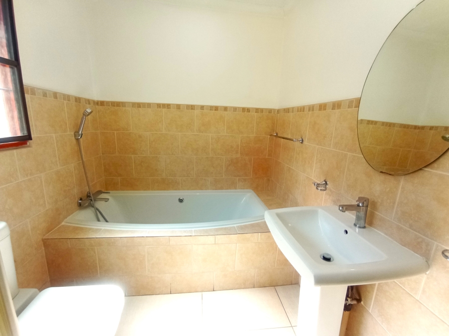 3 Bedroom Property for Sale in Bassonia Gauteng