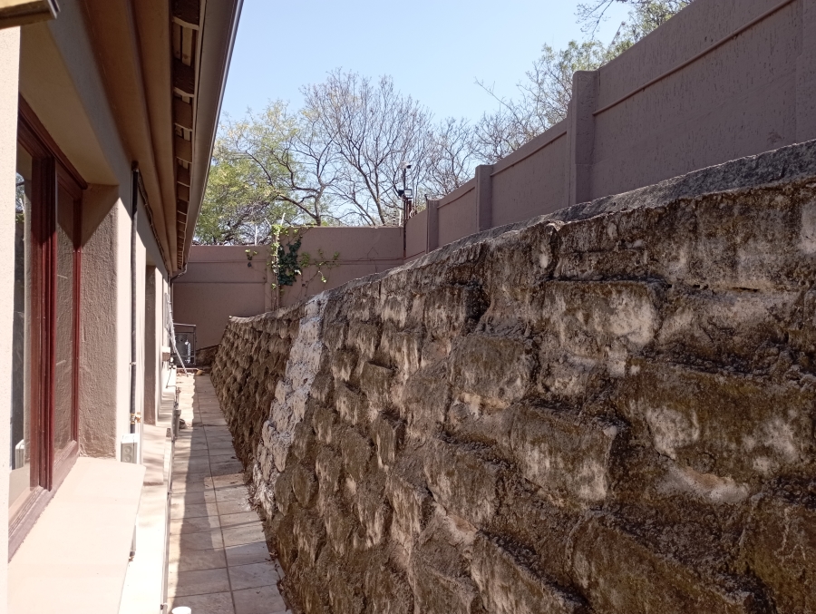 3 Bedroom Property for Sale in Bassonia Gauteng