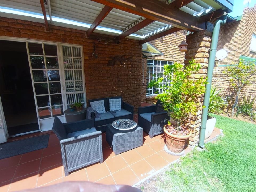 4 Bedroom Property for Sale in Bassonia Gauteng