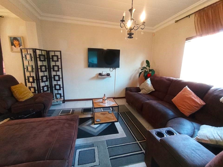 4 Bedroom Property for Sale in Bassonia Gauteng