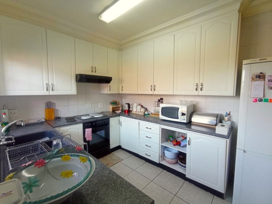 4 Bedroom Property for Sale in Bassonia Gauteng