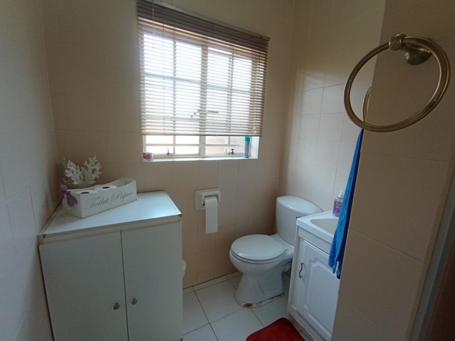 4 Bedroom Property for Sale in Bassonia Gauteng