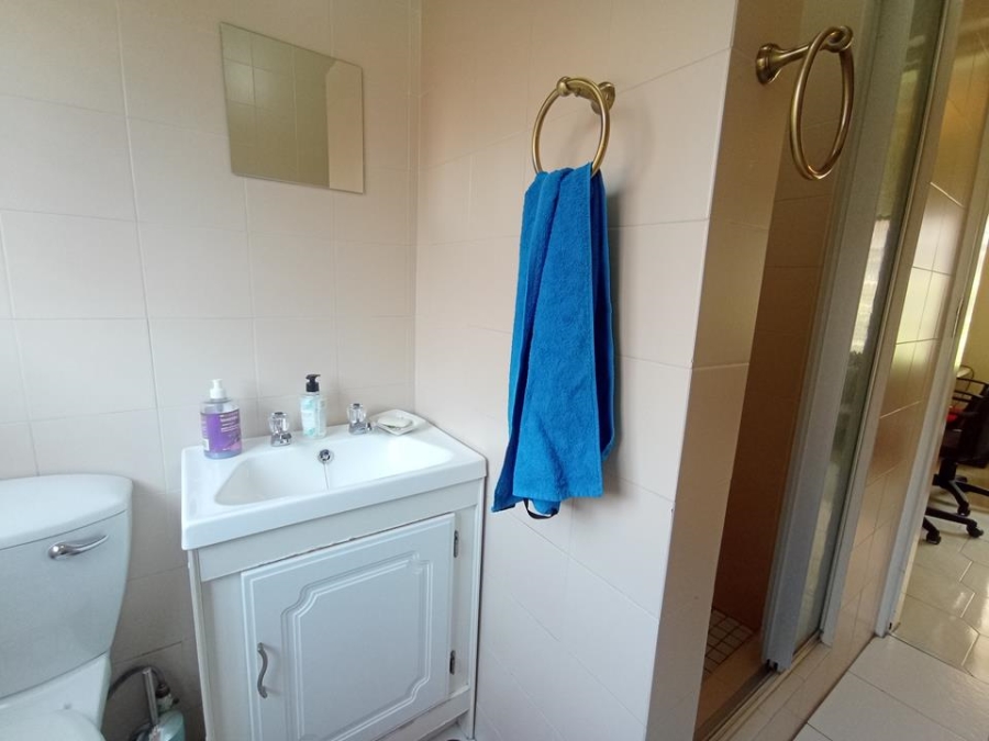 4 Bedroom Property for Sale in Bassonia Gauteng