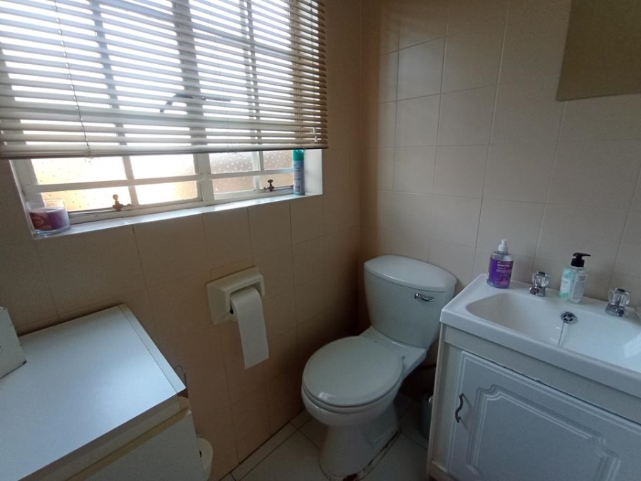 4 Bedroom Property for Sale in Bassonia Gauteng