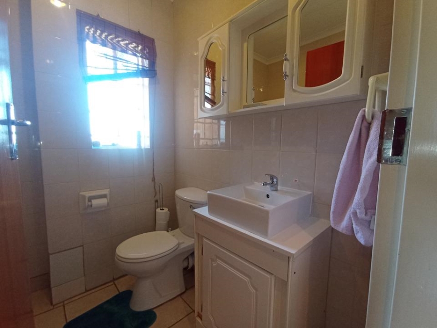 4 Bedroom Property for Sale in Bassonia Gauteng