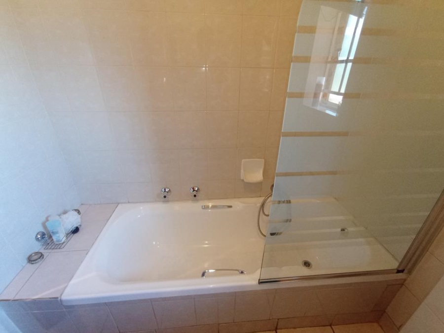 4 Bedroom Property for Sale in Bassonia Gauteng