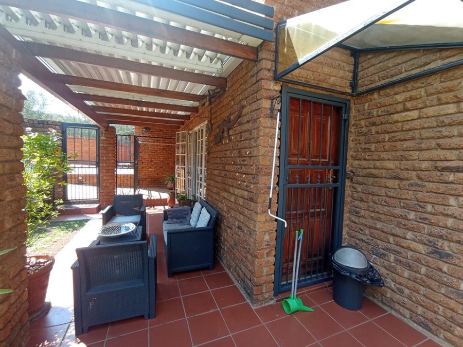 4 Bedroom Property for Sale in Bassonia Gauteng