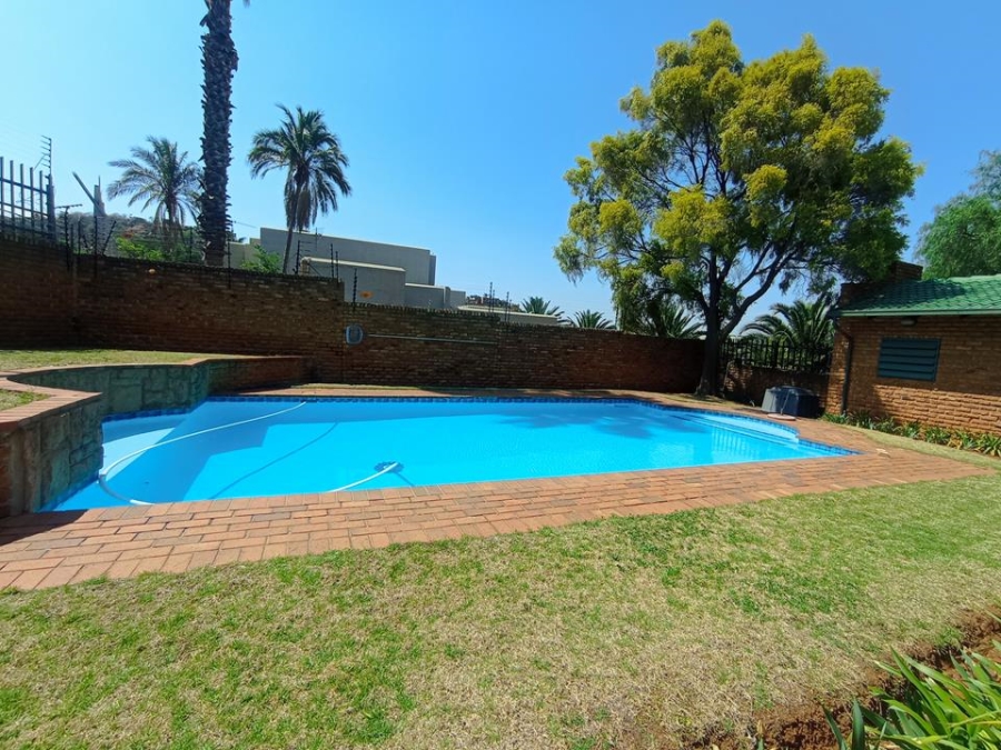4 Bedroom Property for Sale in Bassonia Gauteng