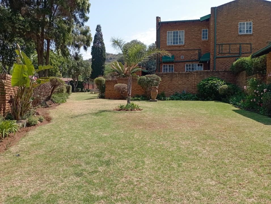4 Bedroom Property for Sale in Bassonia Gauteng