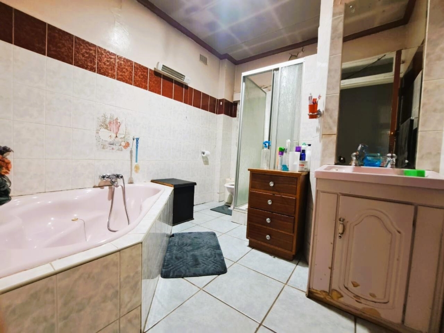 4 Bedroom Property for Sale in Duncanville Gauteng