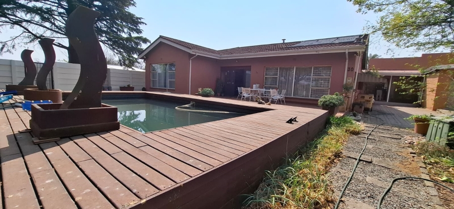 5 Bedroom Property for Sale in Kenmare Gauteng