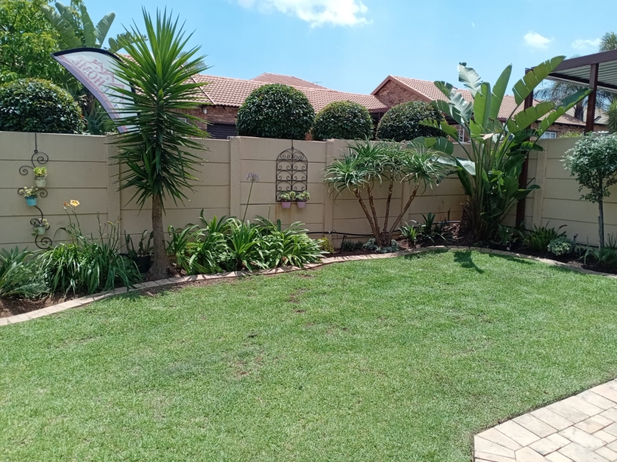 3 Bedroom Property for Sale in Wilgeheuwel Gauteng