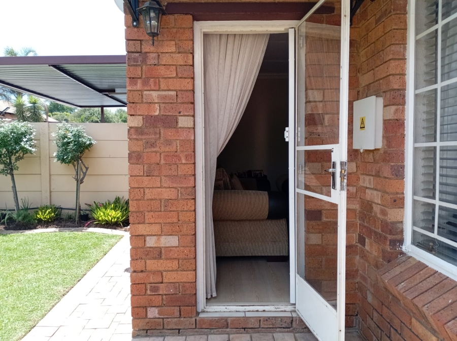 3 Bedroom Property for Sale in Wilgeheuwel Gauteng