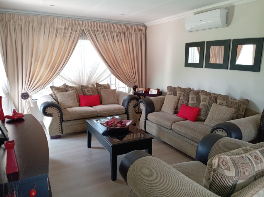 3 Bedroom Property for Sale in Wilgeheuwel Gauteng