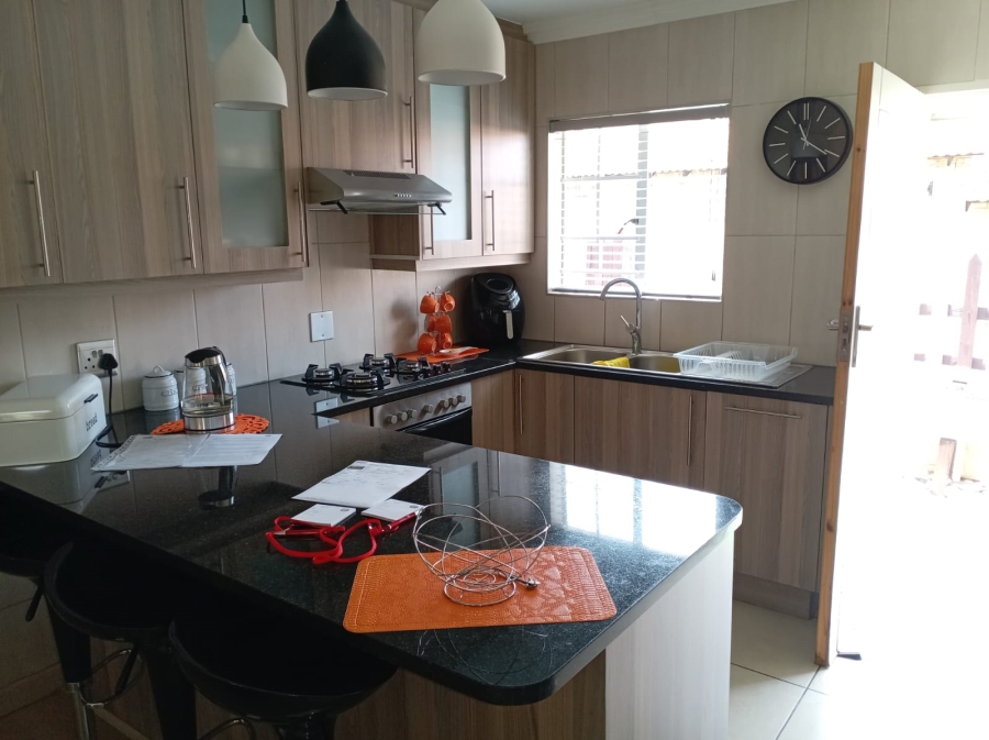 3 Bedroom Property for Sale in Wilgeheuwel Gauteng