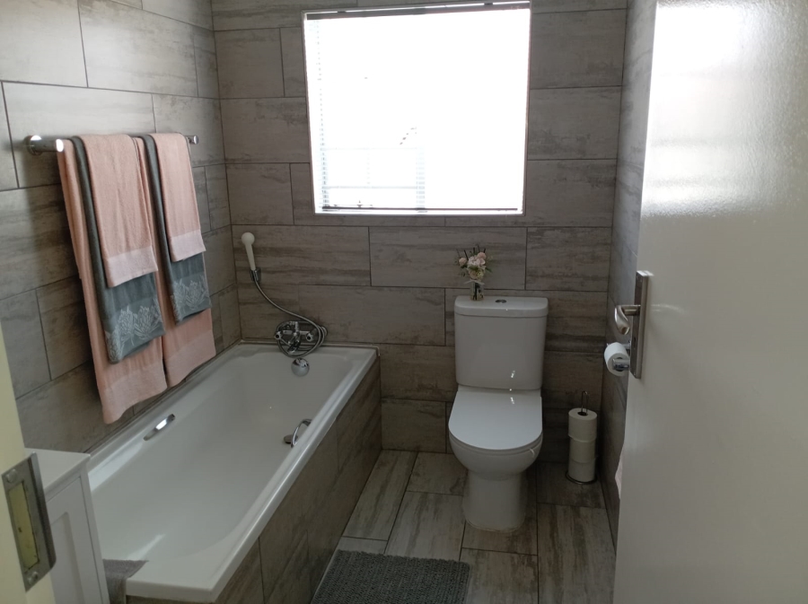 3 Bedroom Property for Sale in Wilgeheuwel Gauteng