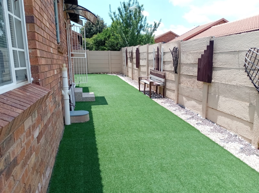 3 Bedroom Property for Sale in Wilgeheuwel Gauteng