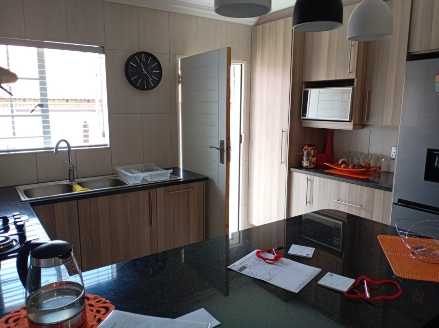 3 Bedroom Property for Sale in Wilgeheuwel Gauteng