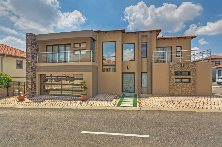 4 Bedroom Property for Sale in Noordwyk Gauteng