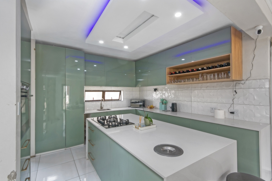 4 Bedroom Property for Sale in Noordwyk Gauteng