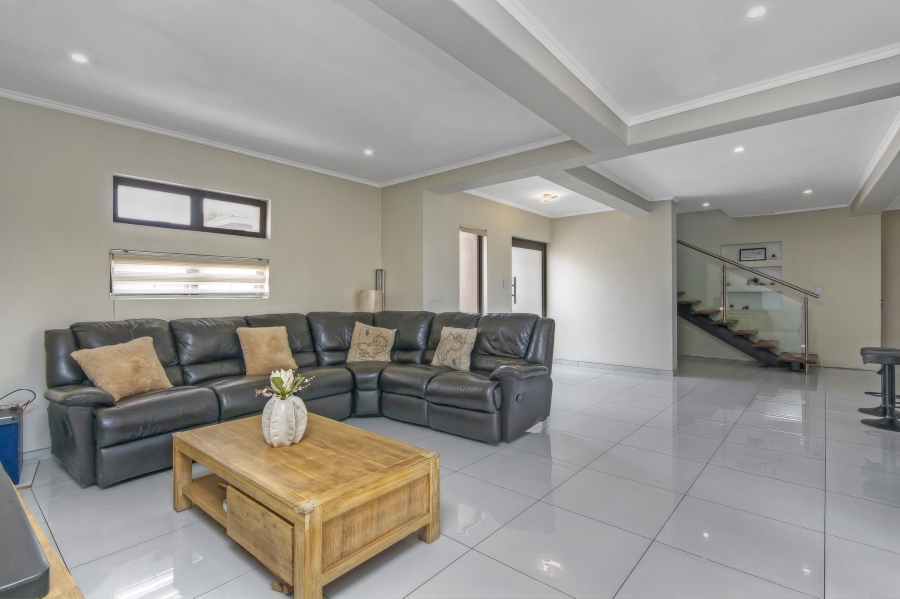 4 Bedroom Property for Sale in Noordwyk Gauteng