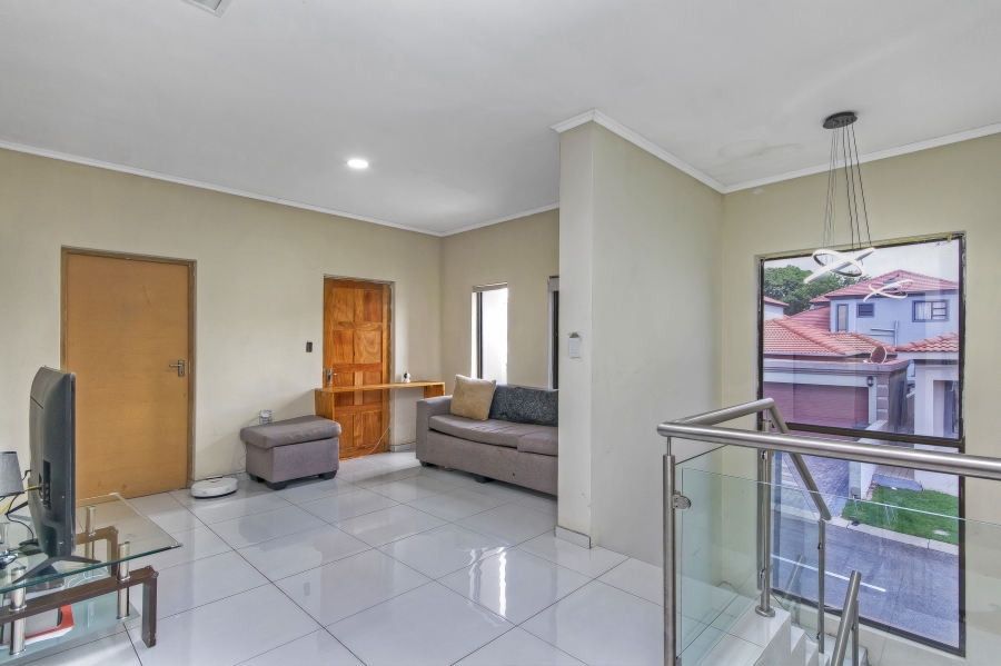 4 Bedroom Property for Sale in Noordwyk Gauteng