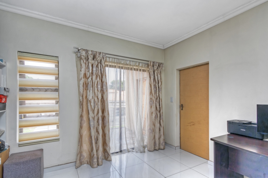 4 Bedroom Property for Sale in Noordwyk Gauteng