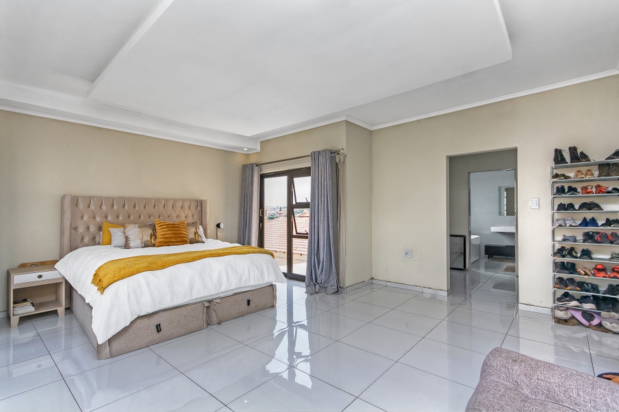 4 Bedroom Property for Sale in Noordwyk Gauteng