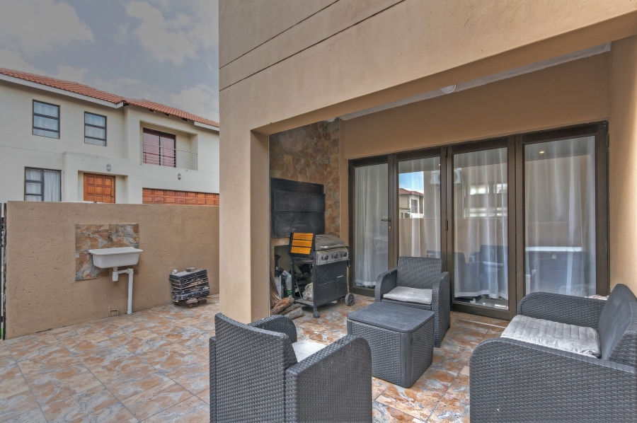 4 Bedroom Property for Sale in Noordwyk Gauteng