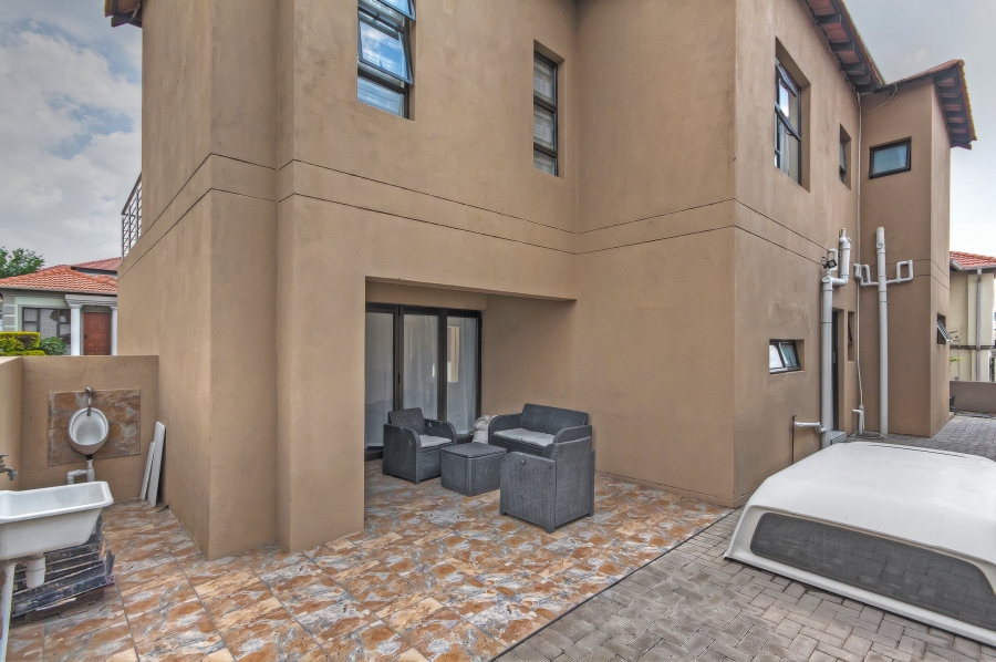 4 Bedroom Property for Sale in Noordwyk Gauteng