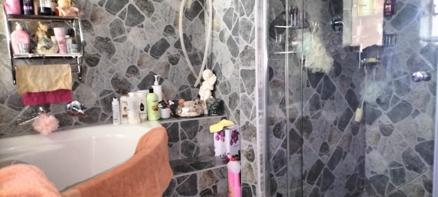 3 Bedroom Property for Sale in Wentworth Park Gauteng