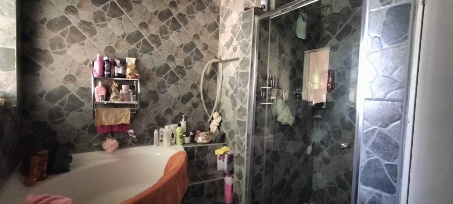 3 Bedroom Property for Sale in Wentworth Park Gauteng