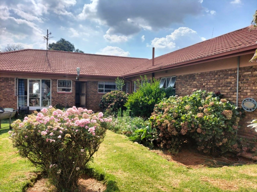 4 Bedroom Property for Sale in Dwarskloof Gauteng