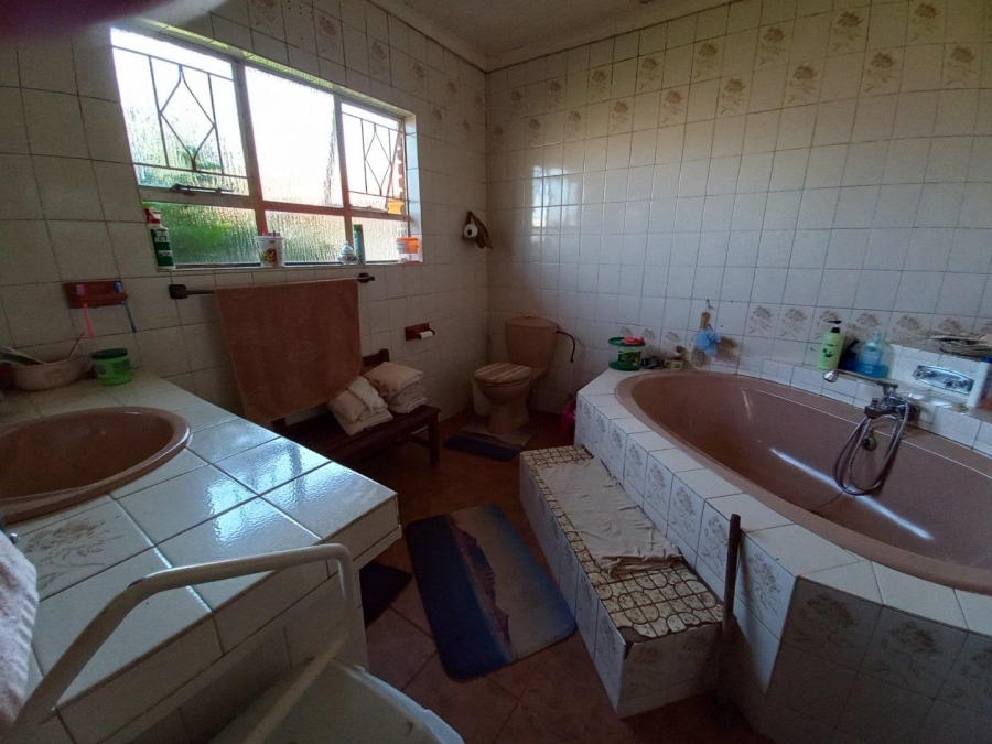4 Bedroom Property for Sale in Dwarskloof Gauteng