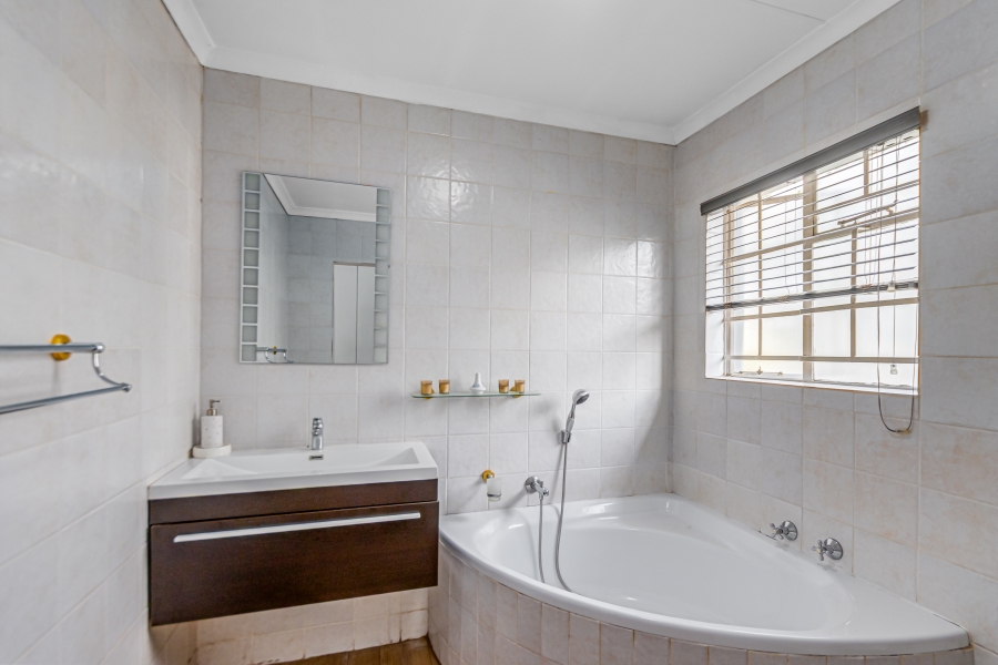 3 Bedroom Property for Sale in Kyalami Hills Gauteng