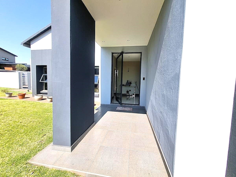 4 Bedroom Property for Sale in Copperleaf Estate Gauteng