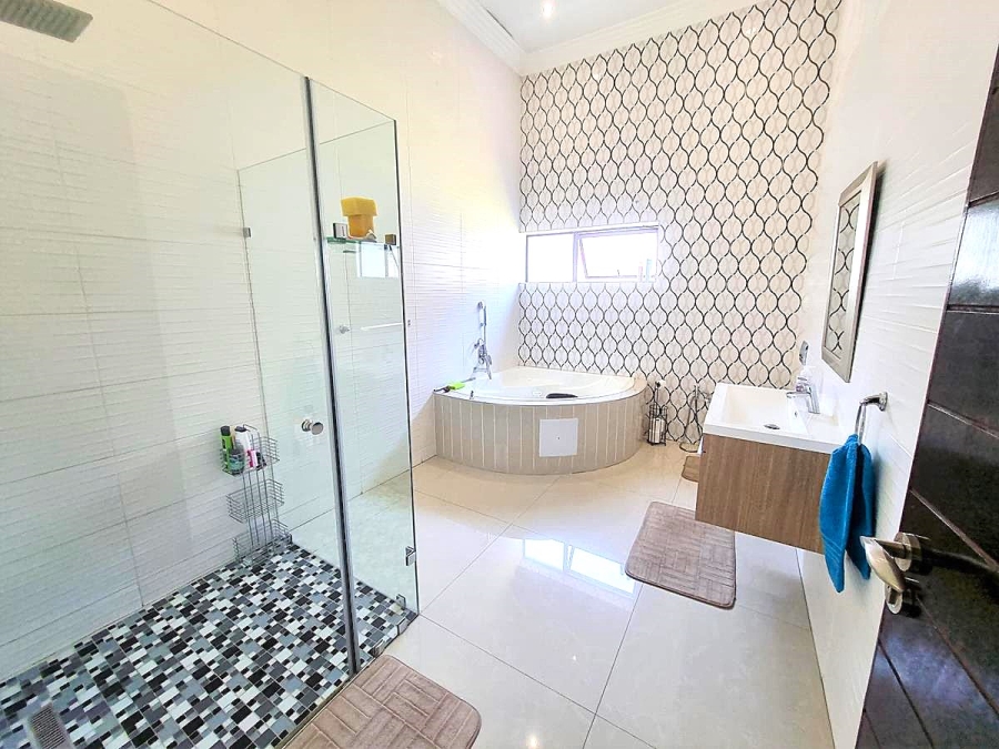 4 Bedroom Property for Sale in Copperleaf Estate Gauteng