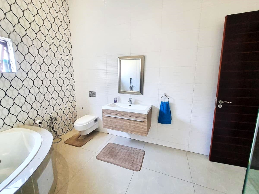 4 Bedroom Property for Sale in Copperleaf Estate Gauteng