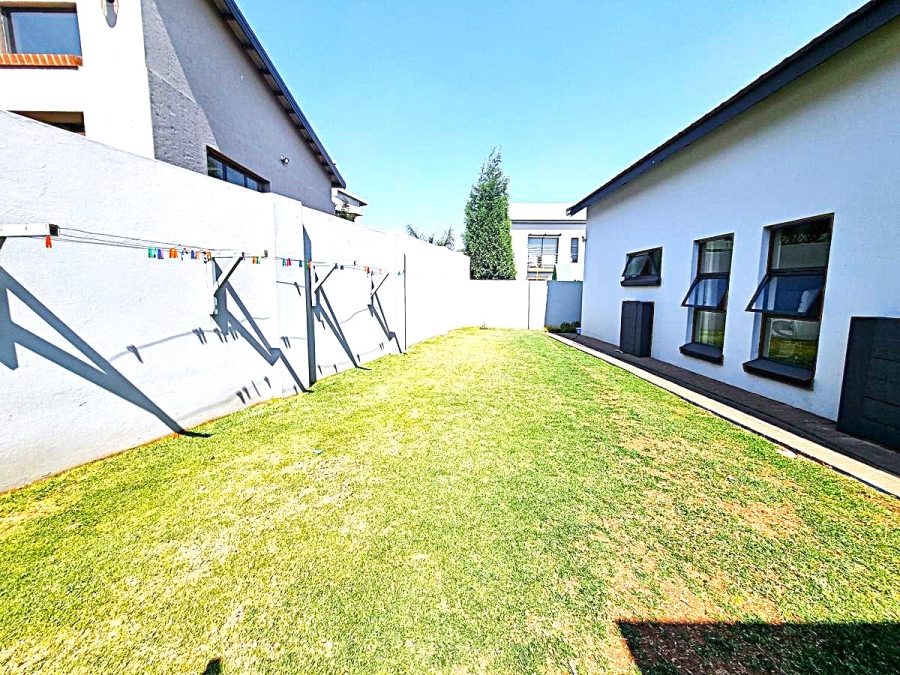 4 Bedroom Property for Sale in Copperleaf Estate Gauteng