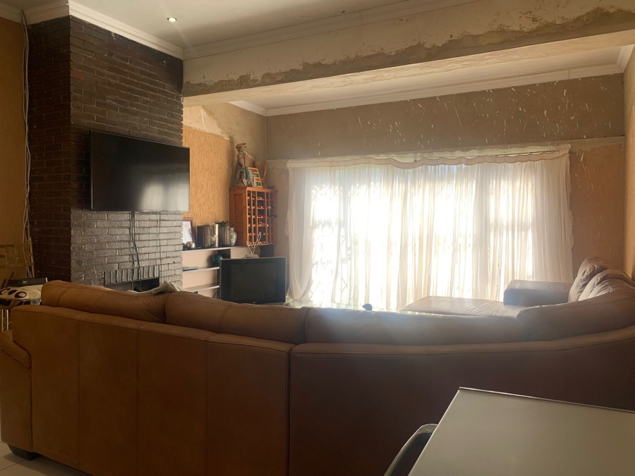 3 Bedroom Property for Sale in Hillshaven Gauteng