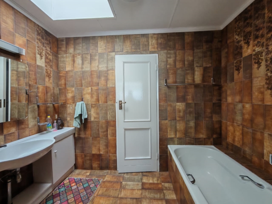 3 Bedroom Property for Sale in Three Rivers Proper Gauteng