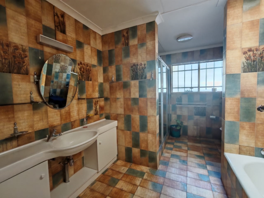 3 Bedroom Property for Sale in Three Rivers Proper Gauteng