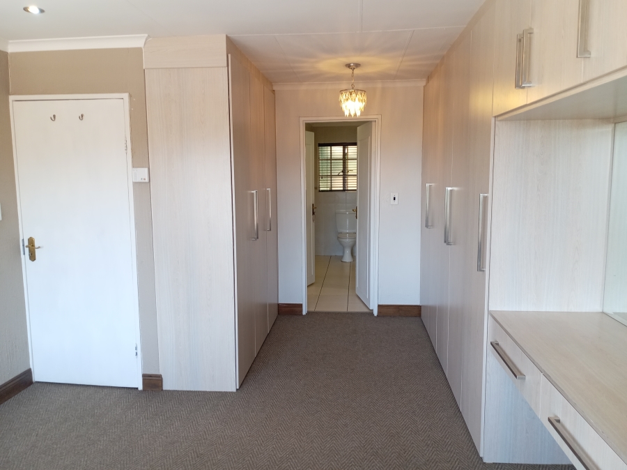 3 Bedroom Property for Sale in Constantia Kloof Gauteng