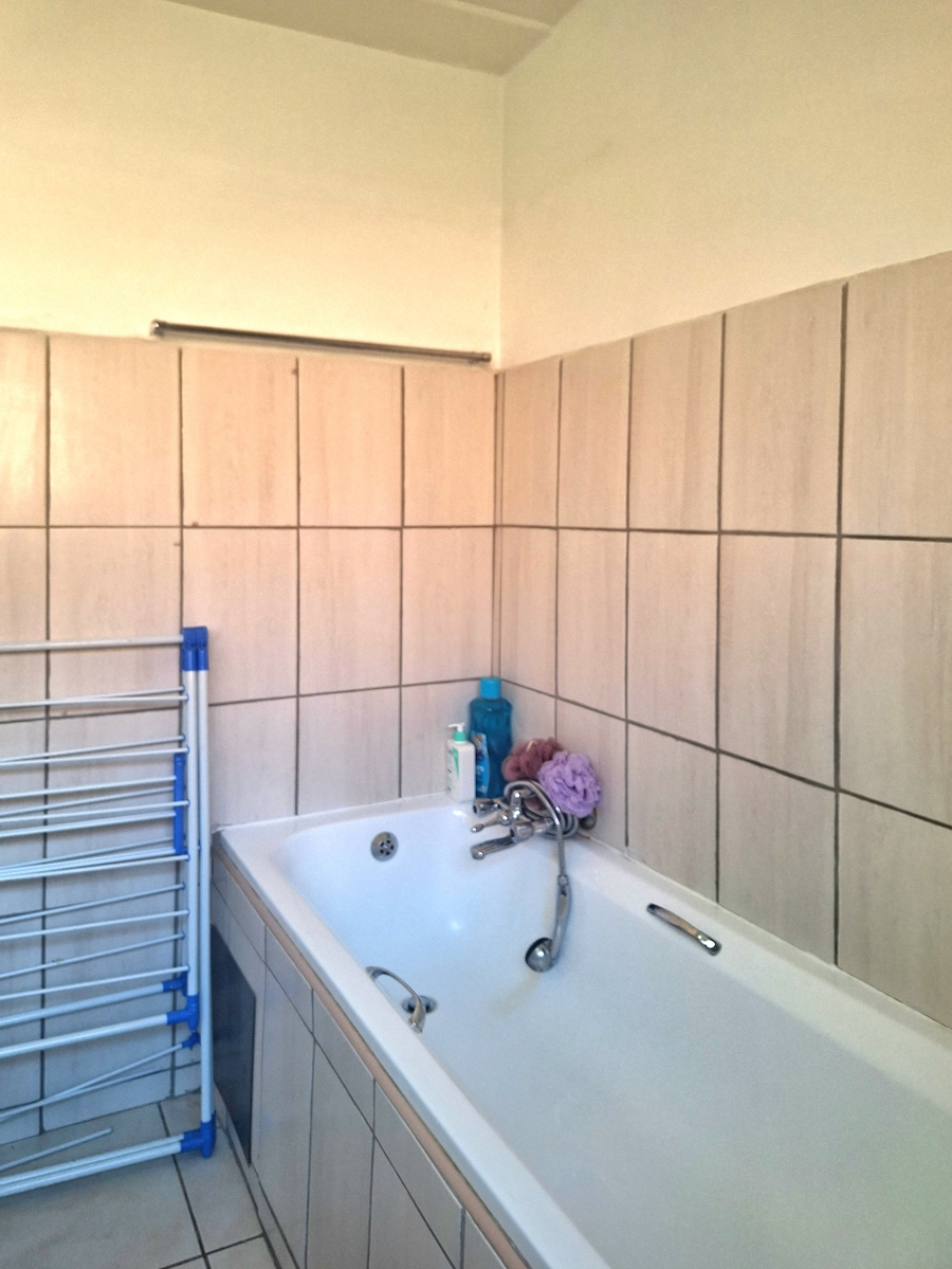 1 Bedroom Property for Sale in Albertville Gauteng
