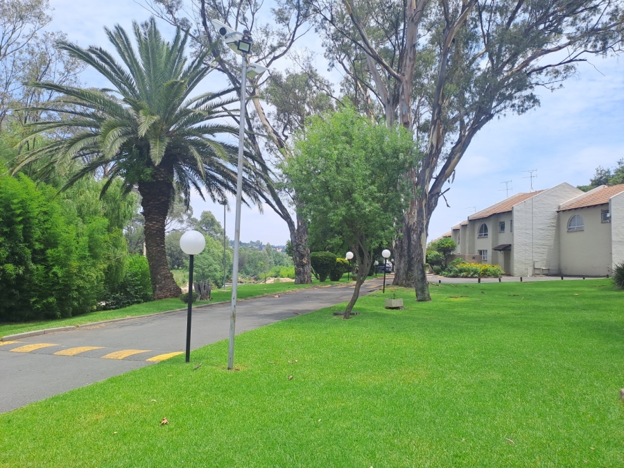 2 Bedroom Property for Sale in Rembrandt Park Gauteng