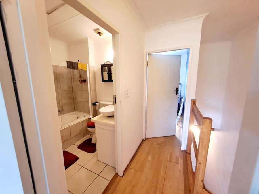 2 Bedroom Property for Sale in Rembrandt Park Gauteng