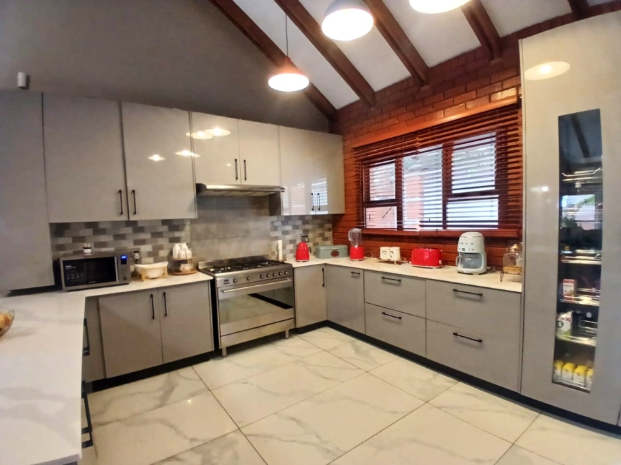 To Let 3 Bedroom Property for Rent in Equestria Gauteng